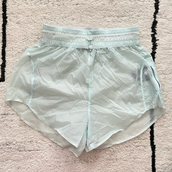 LULULEMON Ocean Air Step Out High-Rise Short 3" - Picture 3 of 10